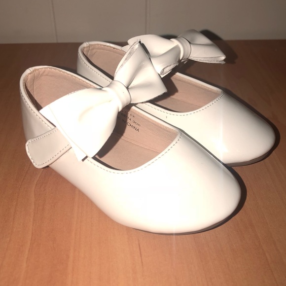 Shoes - Picture 2 of 4